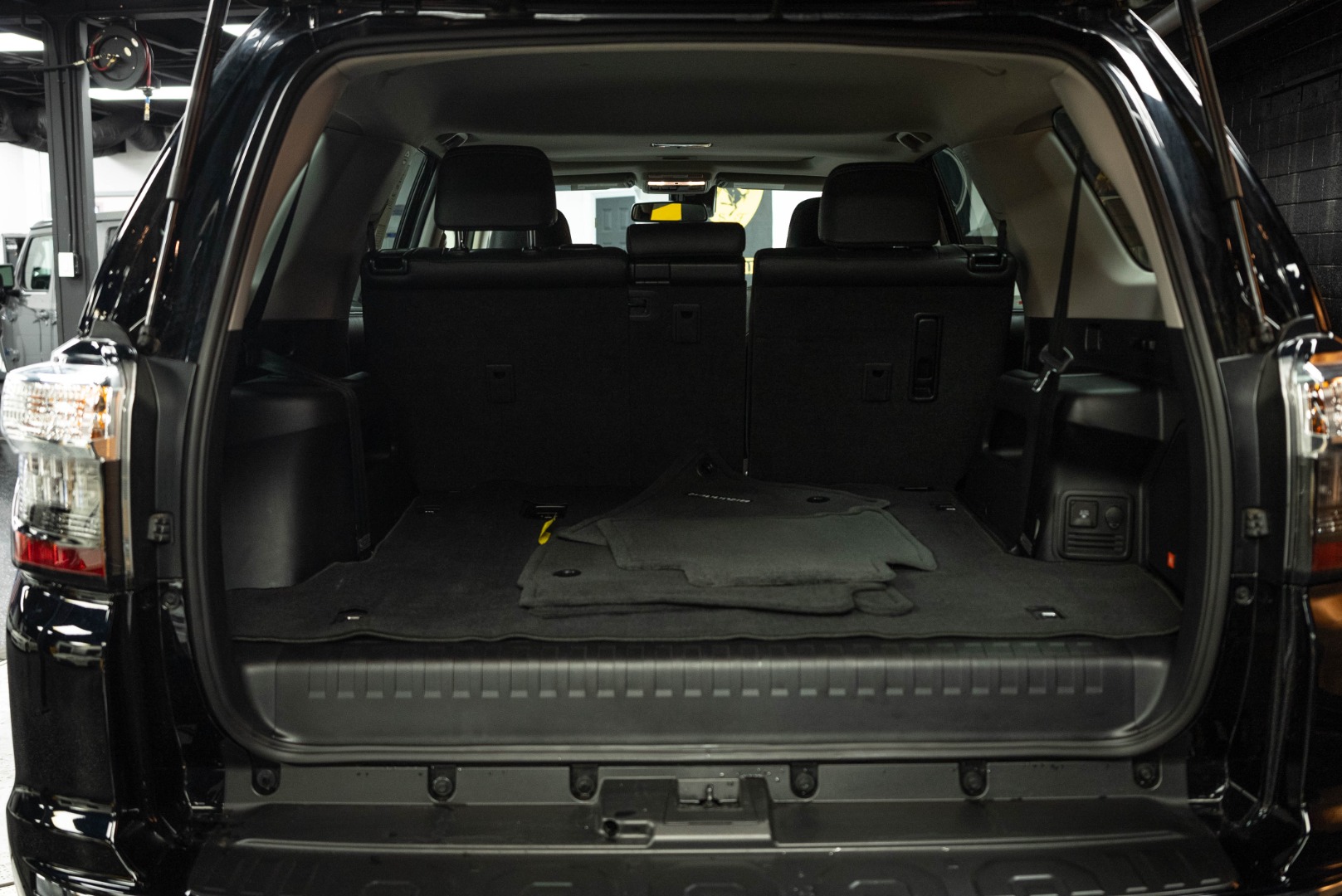 2023 Toyota 4Runner Limited - Photo 7