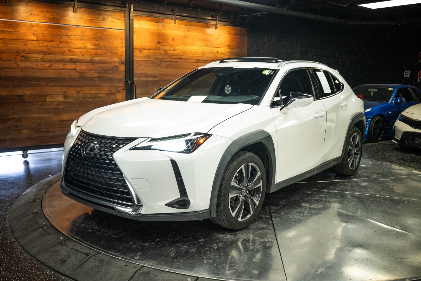Vehicle Image 2