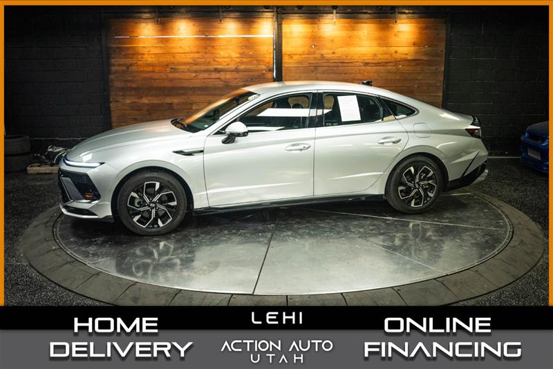 Silver 2024 Hyundai Sonata Sedan Front-Wheel Drive Automatic