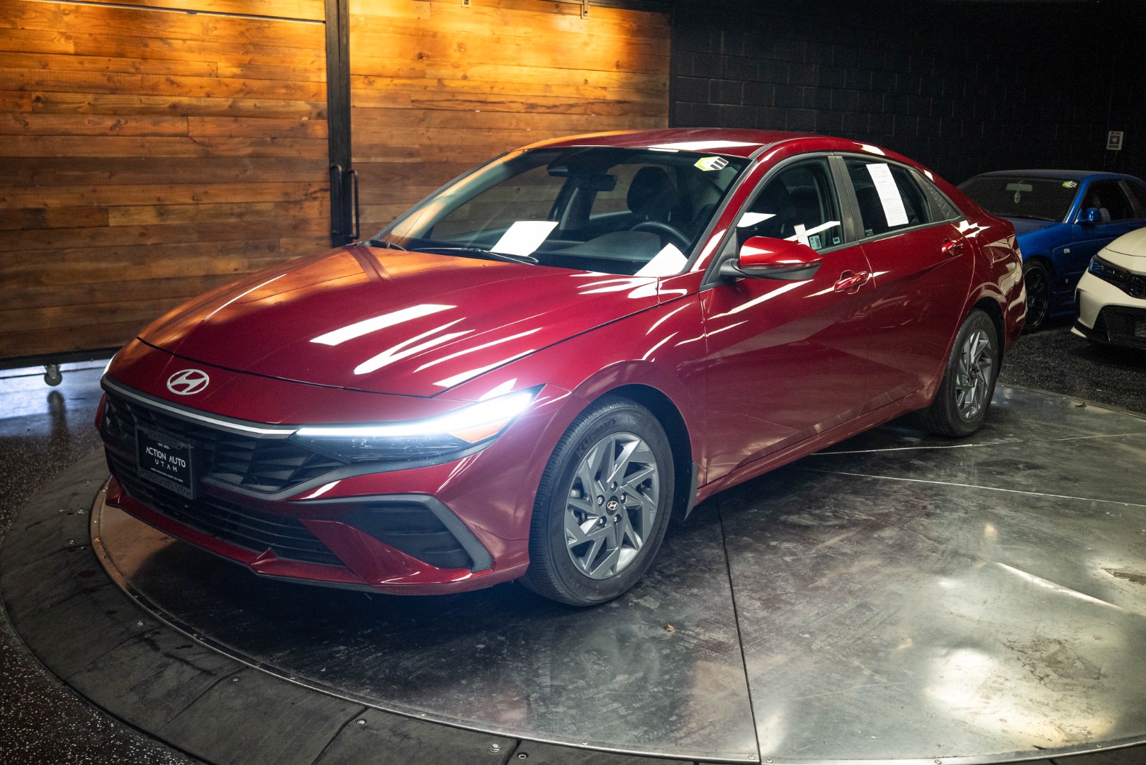 2024 Hyundai Elantra SEL - Photo 2