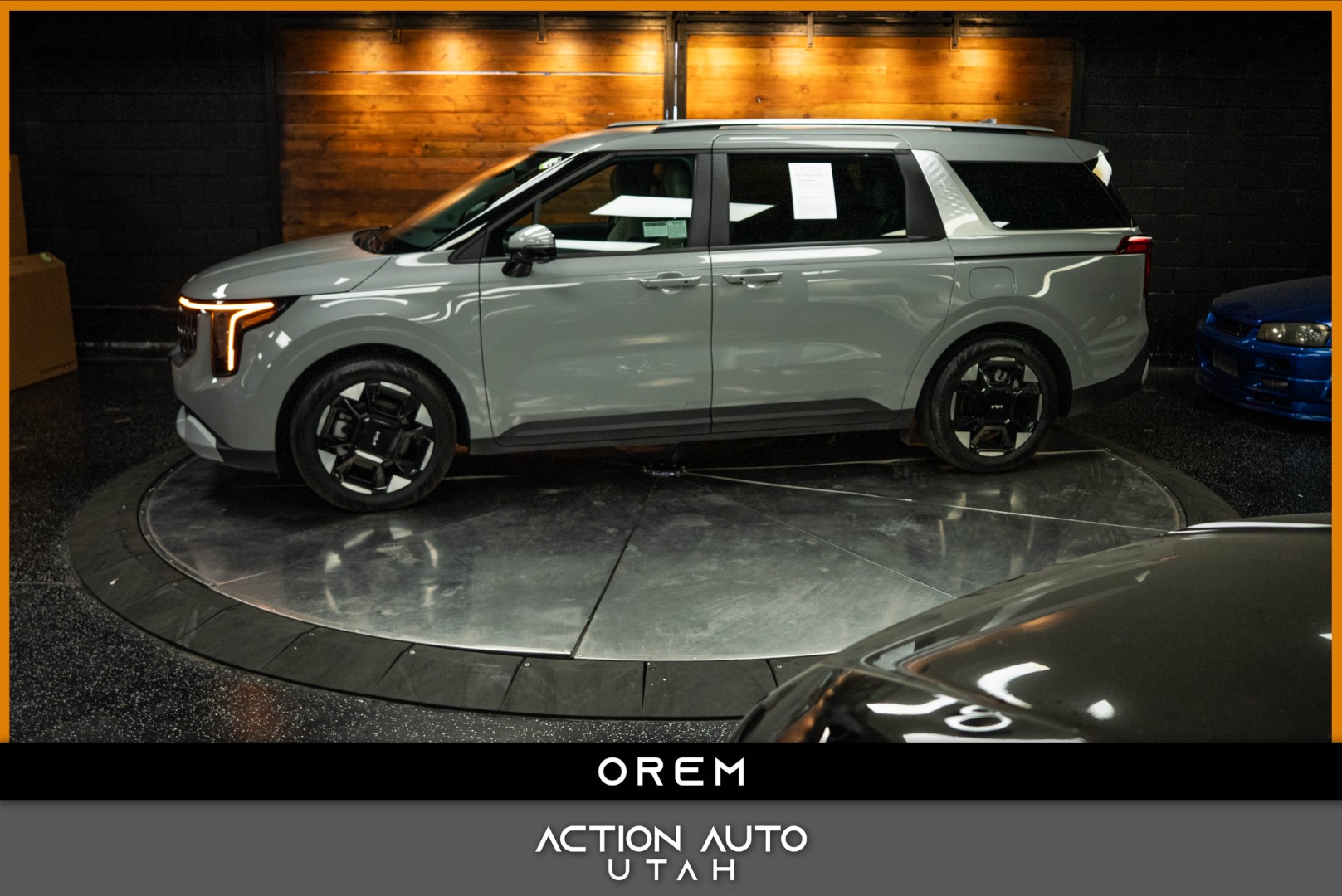 2025 Kia Sedona EX's photo