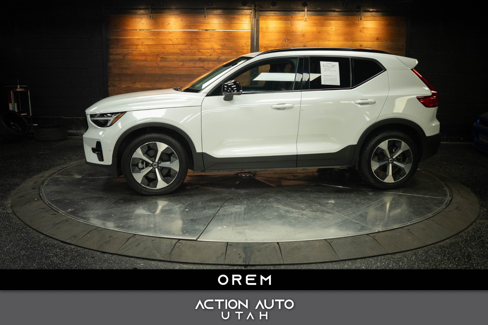 2023 Volvo XC40