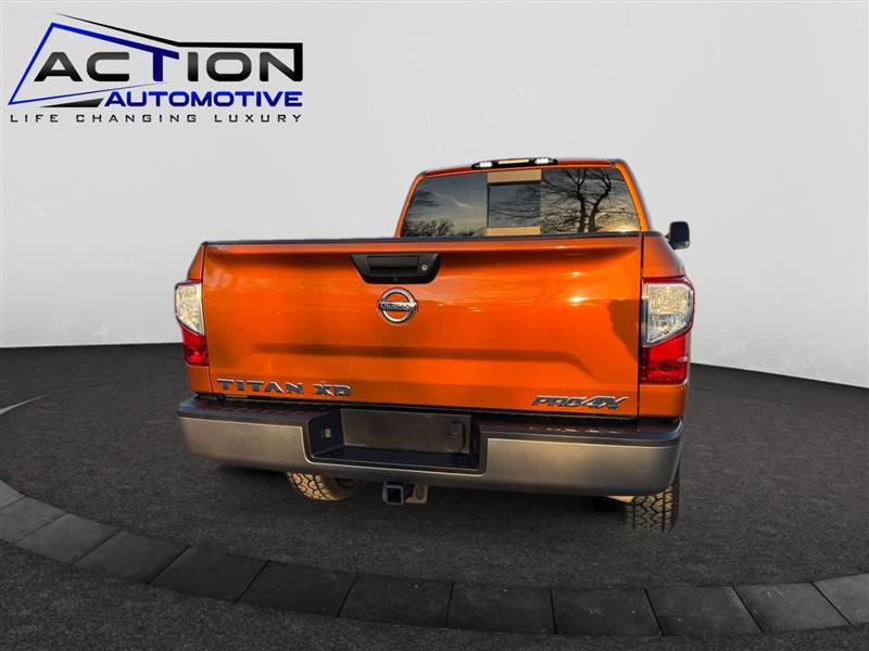 2019 Nissan Titan XD Pro-4X - Photo 7