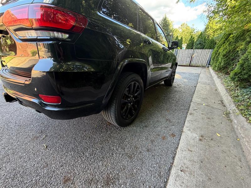 2017 Jeep Grand Cherokee Altitude - Photo 18