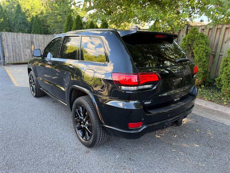 2017 Jeep Grand Cherokee Altitude - Photo 4