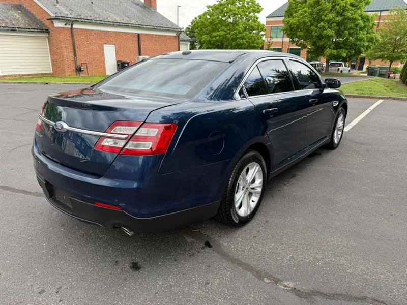 2016 Ford Taurus SE - Photo 6