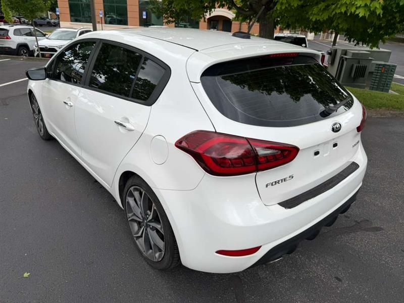 2017 Kia Forte5 SX - Photo 4