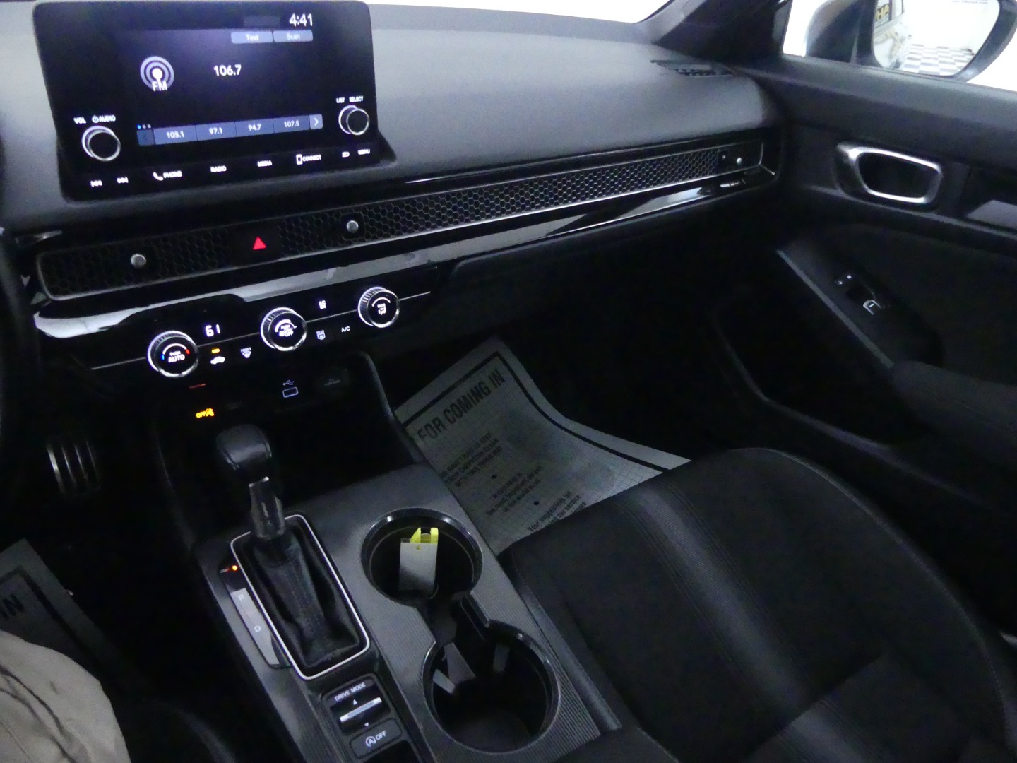 2024 Honda Civic Hatchback Sport - Photo 11