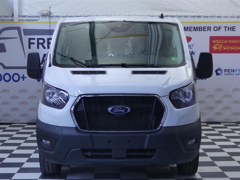 View vehicle photo 4
