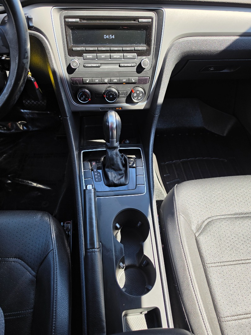 2015 Volkswagen Passat Wolfsburg Edition - Photo 15