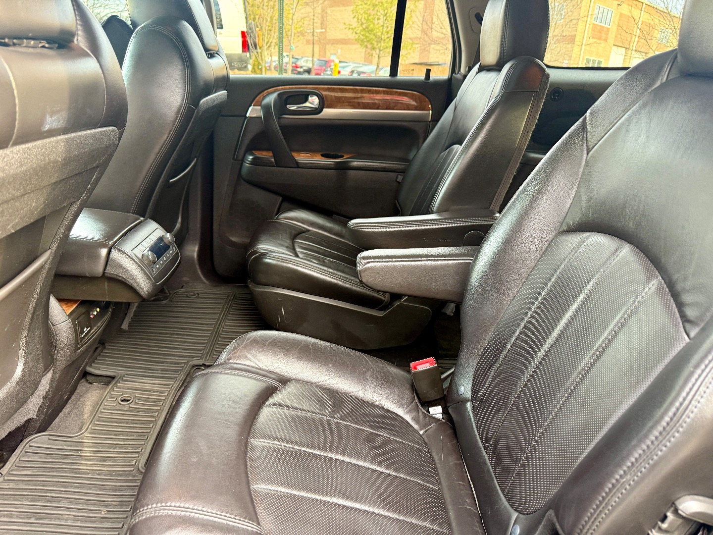 2012 Buick Enclave Premium - Photo 25