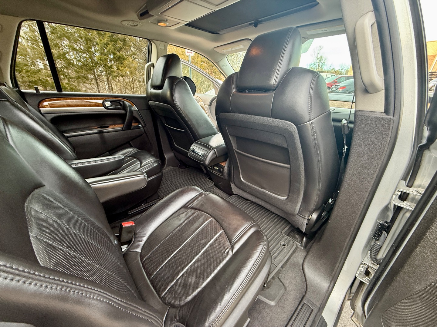 2012 Buick Enclave Premium - Photo 31