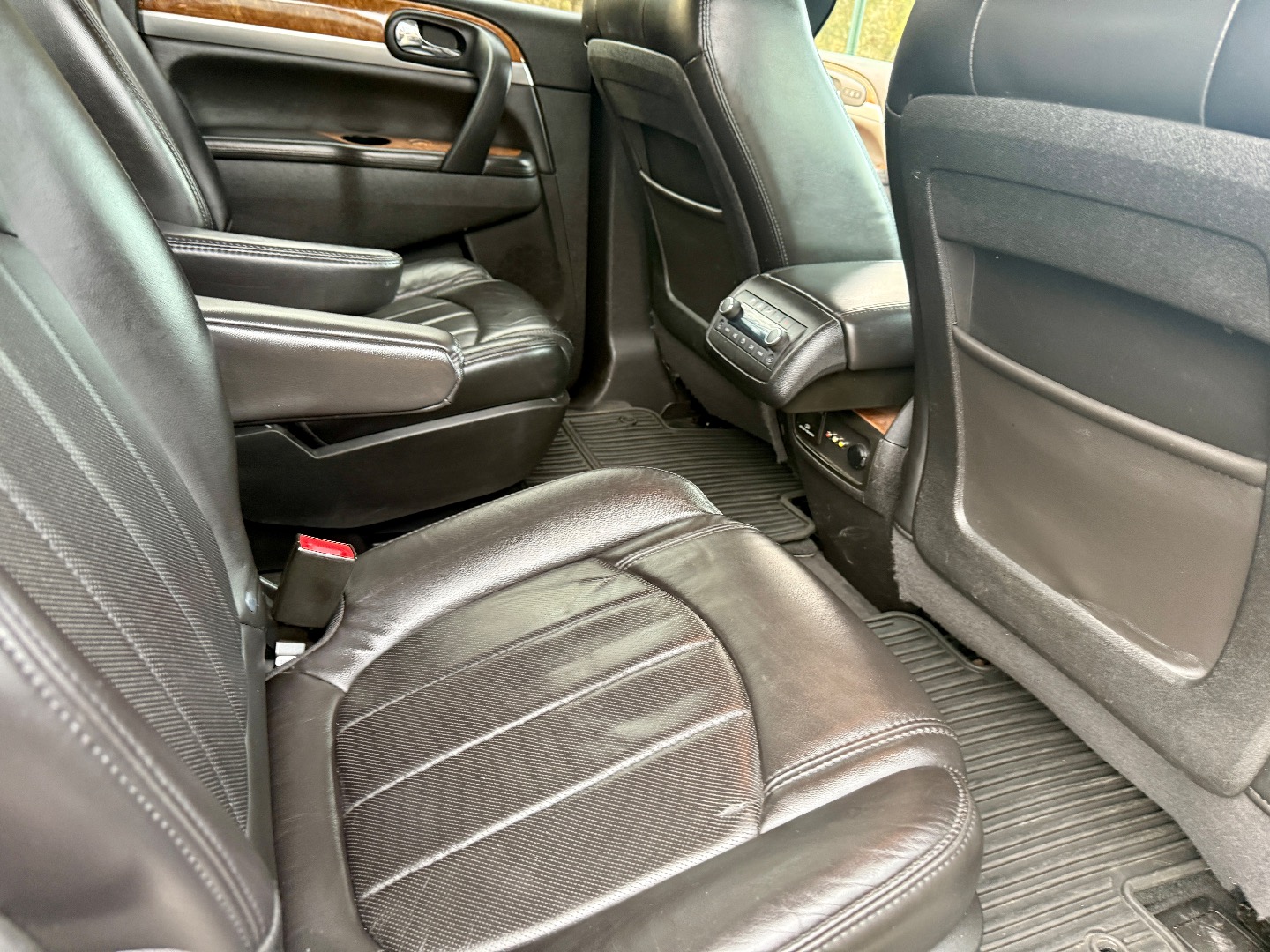 2012 Buick Enclave Premium - Photo 33