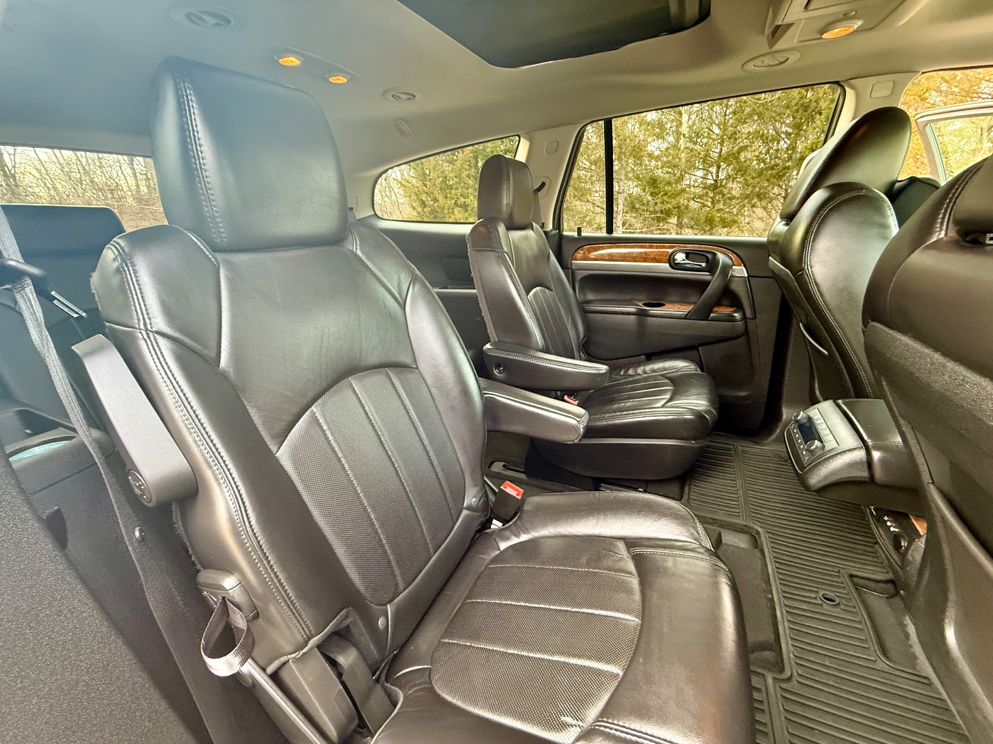 2012 Buick Enclave Premium - Photo 34