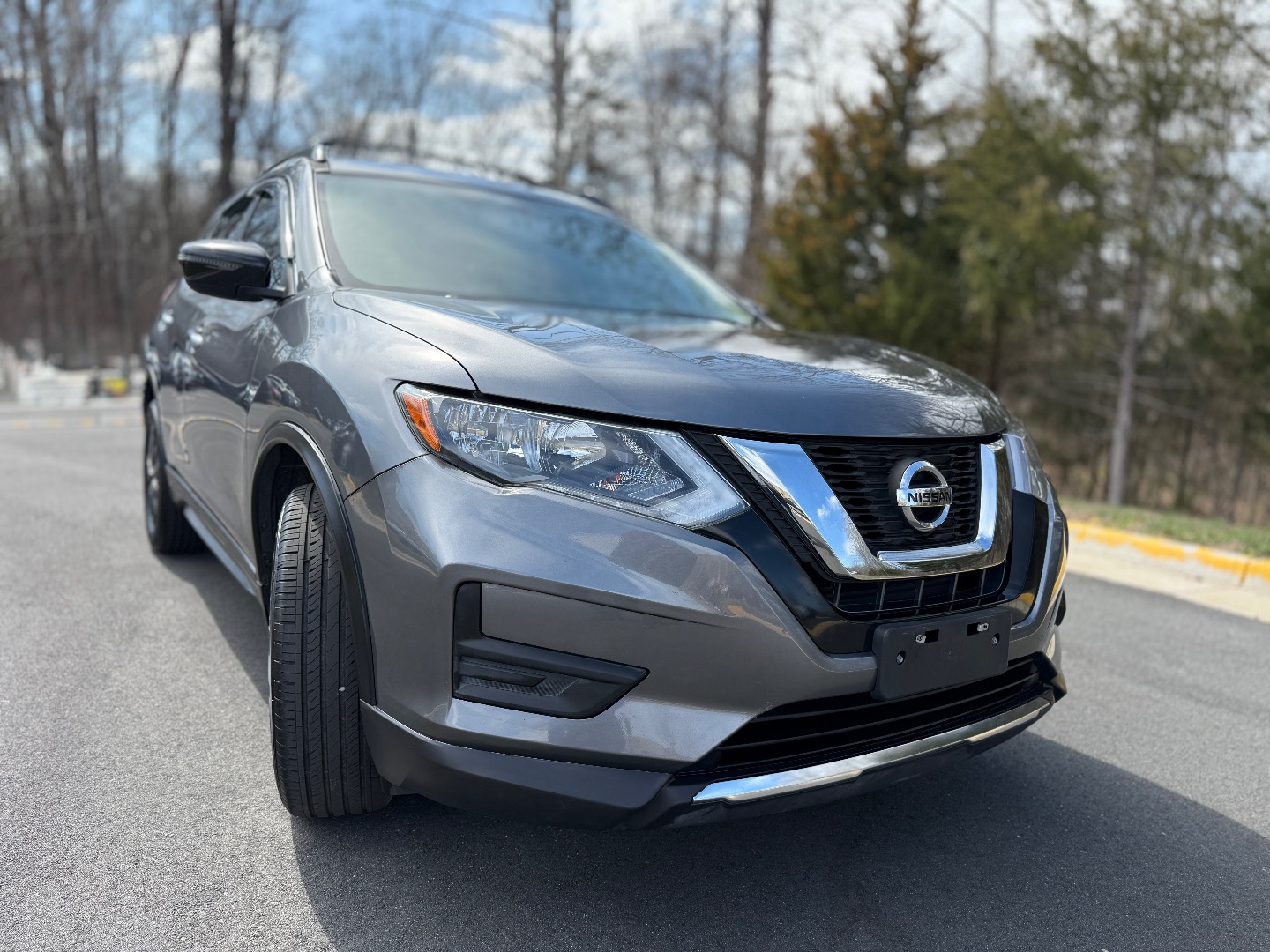 2017 Nissan Rogue SV - Photo 1