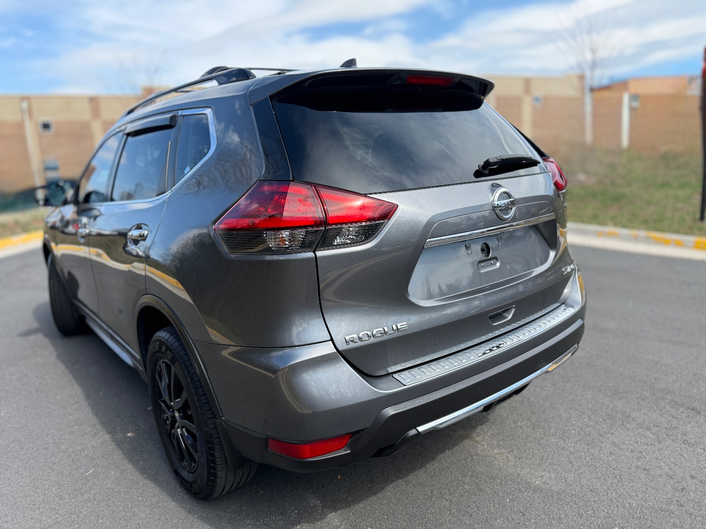 2017 Nissan Rogue SV - Photo 10