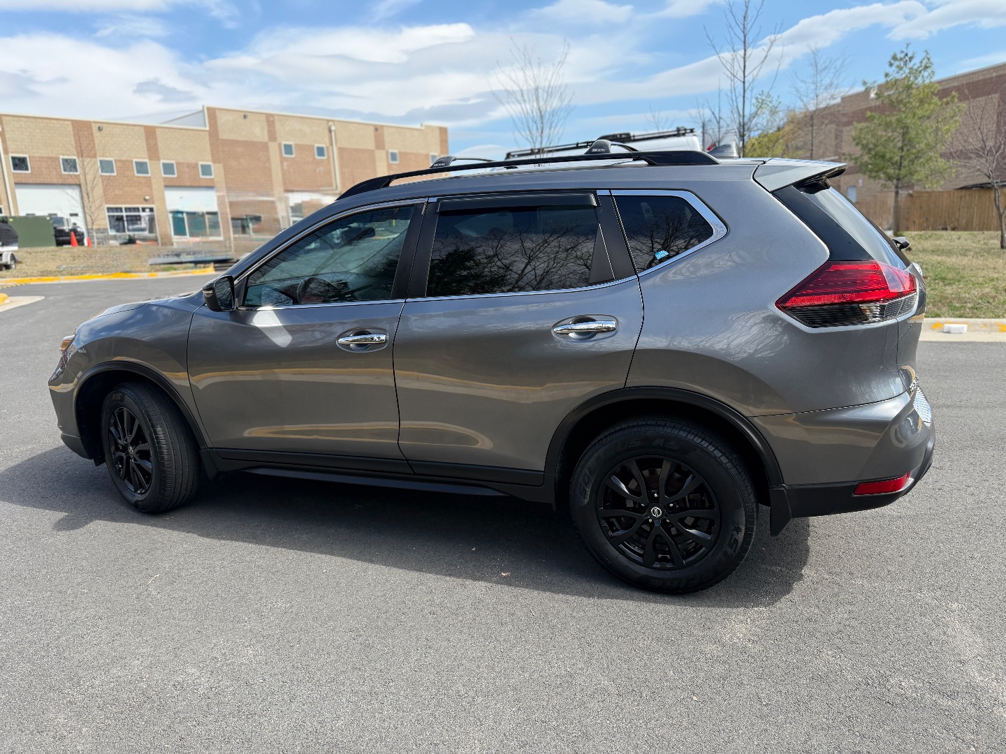 2017 Nissan Rogue SV - Photo 12