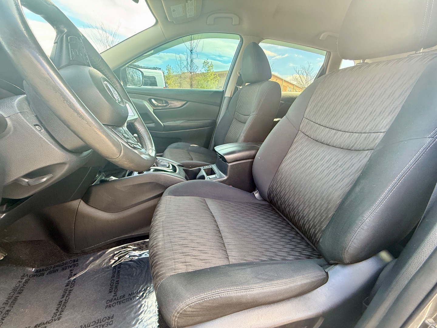 2017 Nissan Rogue SV - Photo 18