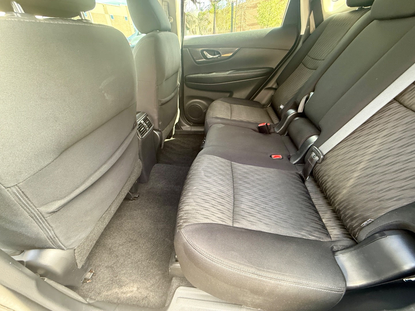 2017 Nissan Rogue SV - Photo 22