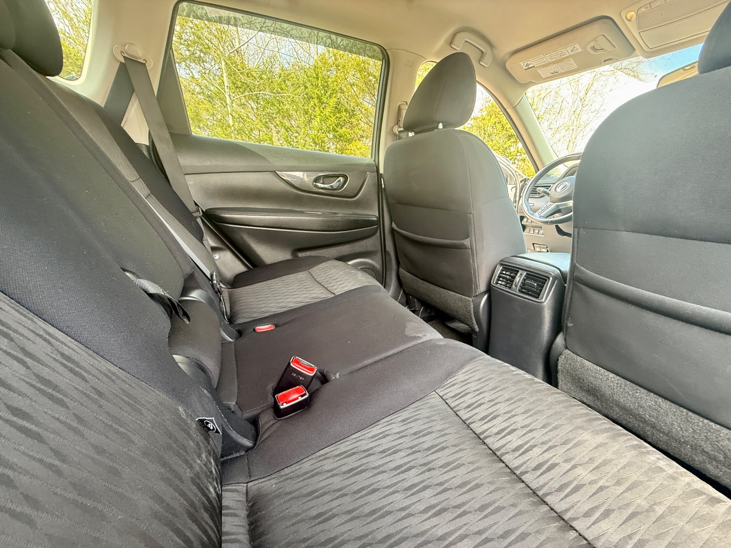 2017 Nissan Rogue SV - Photo 23