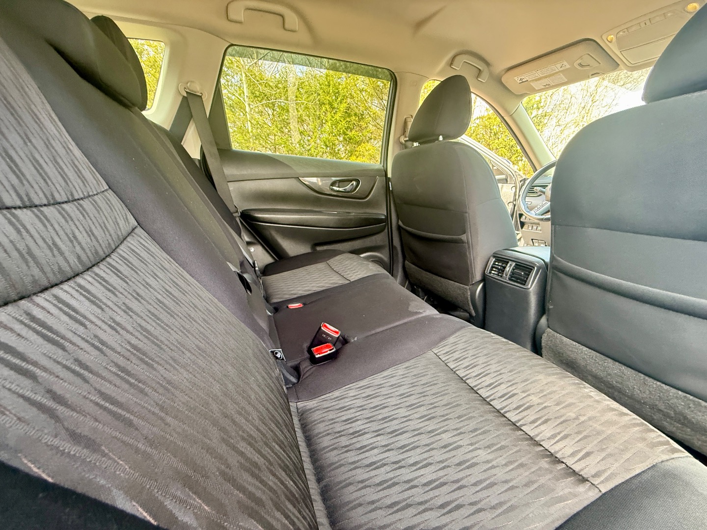 2017 Nissan Rogue SV - Photo 24