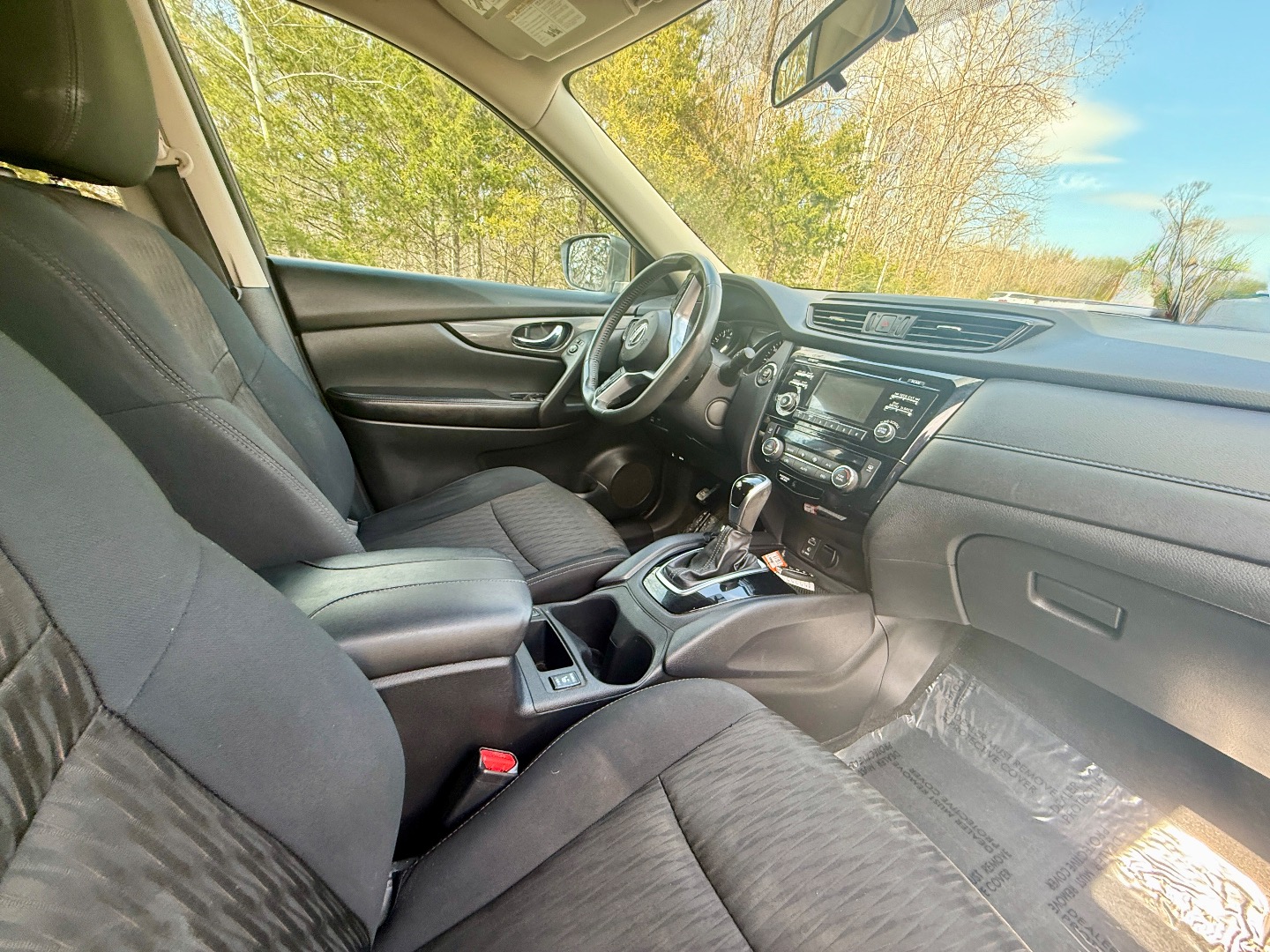 2017 Nissan Rogue SV - Photo 26