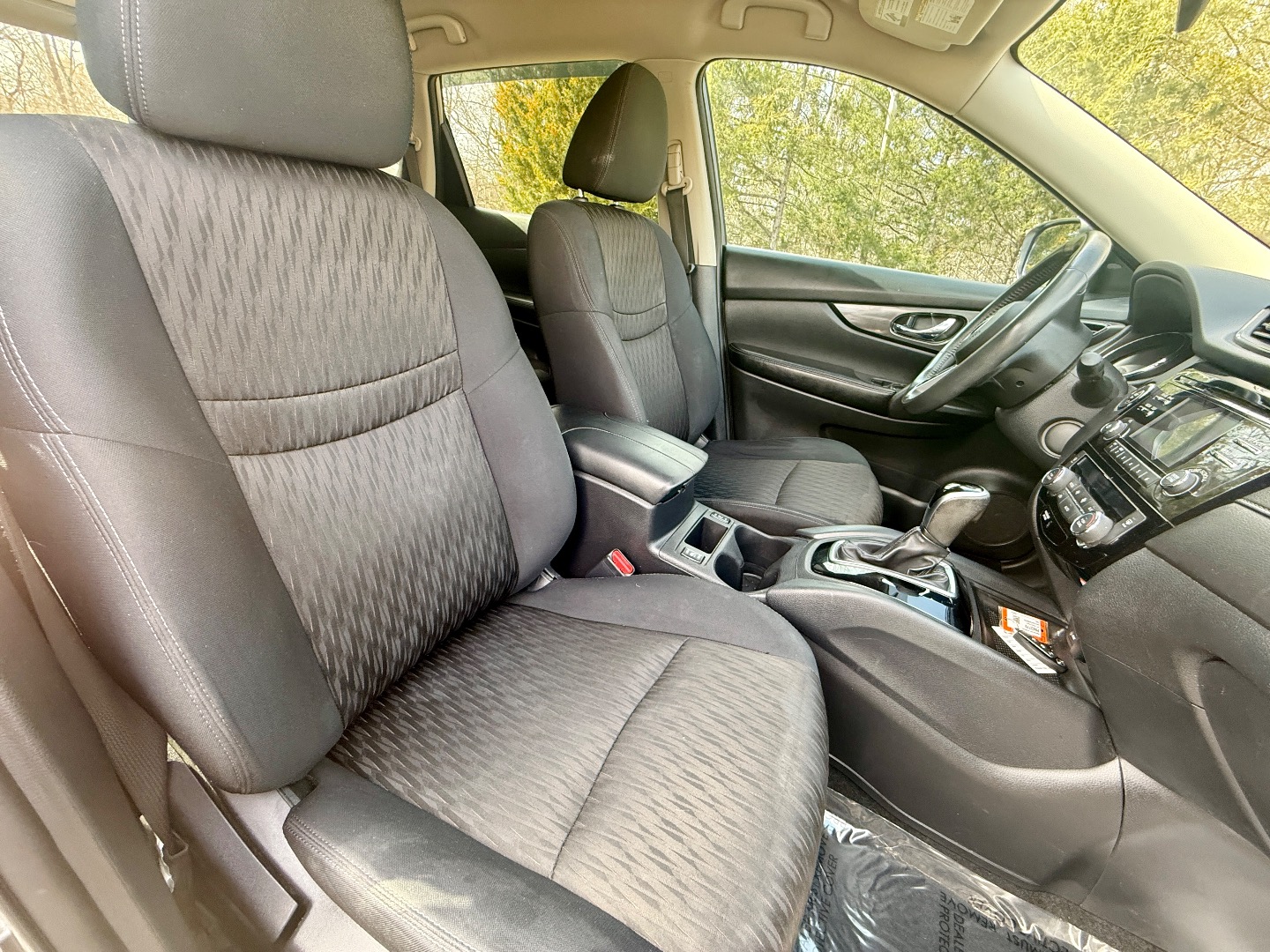 2017 Nissan Rogue SV - Photo 28