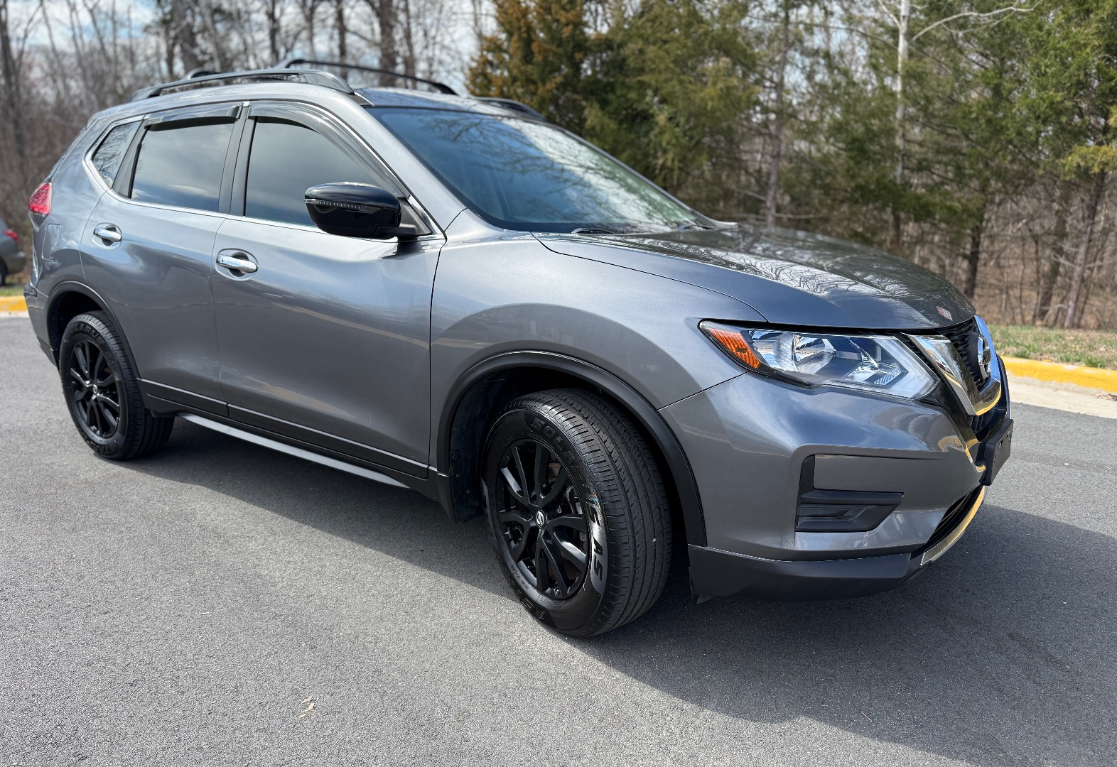 2017 Nissan Rogue SV - Photo 3