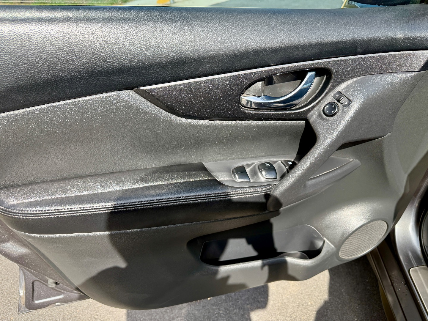 2017 Nissan Rogue SV - Photo 32