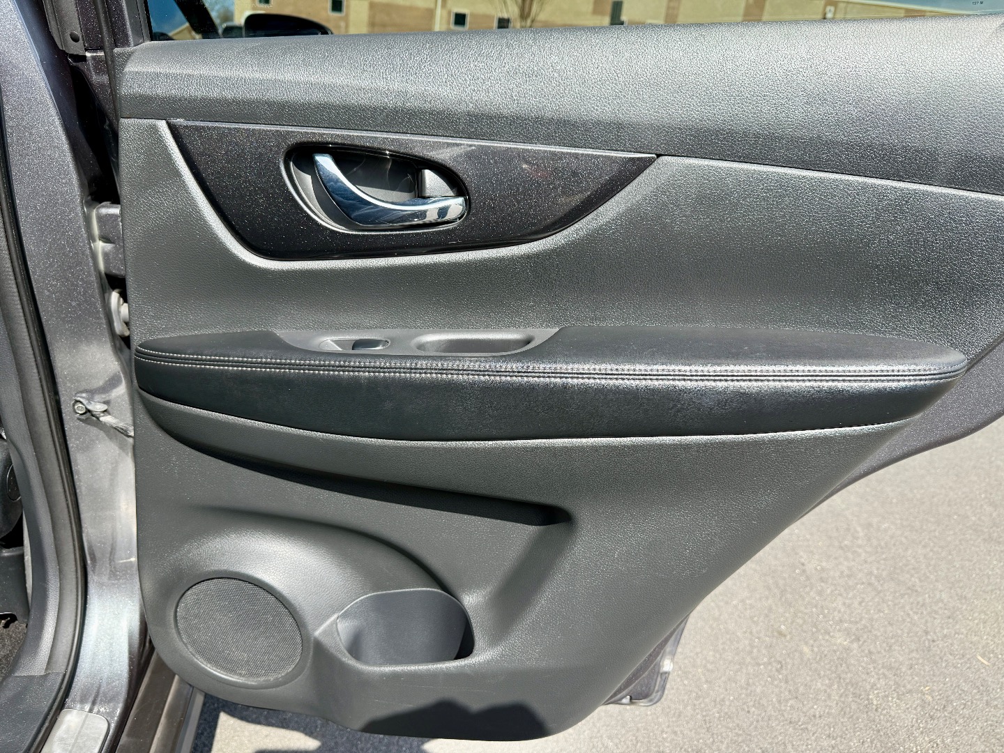 2017 Nissan Rogue SV - Photo 35