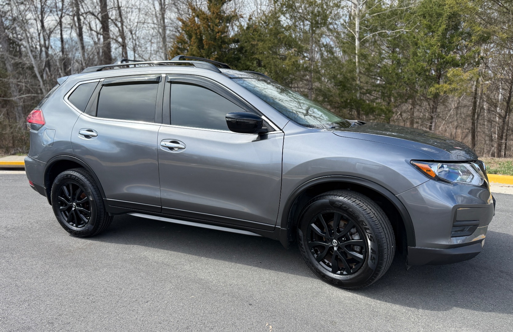 2017 Nissan Rogue SV - Photo 4