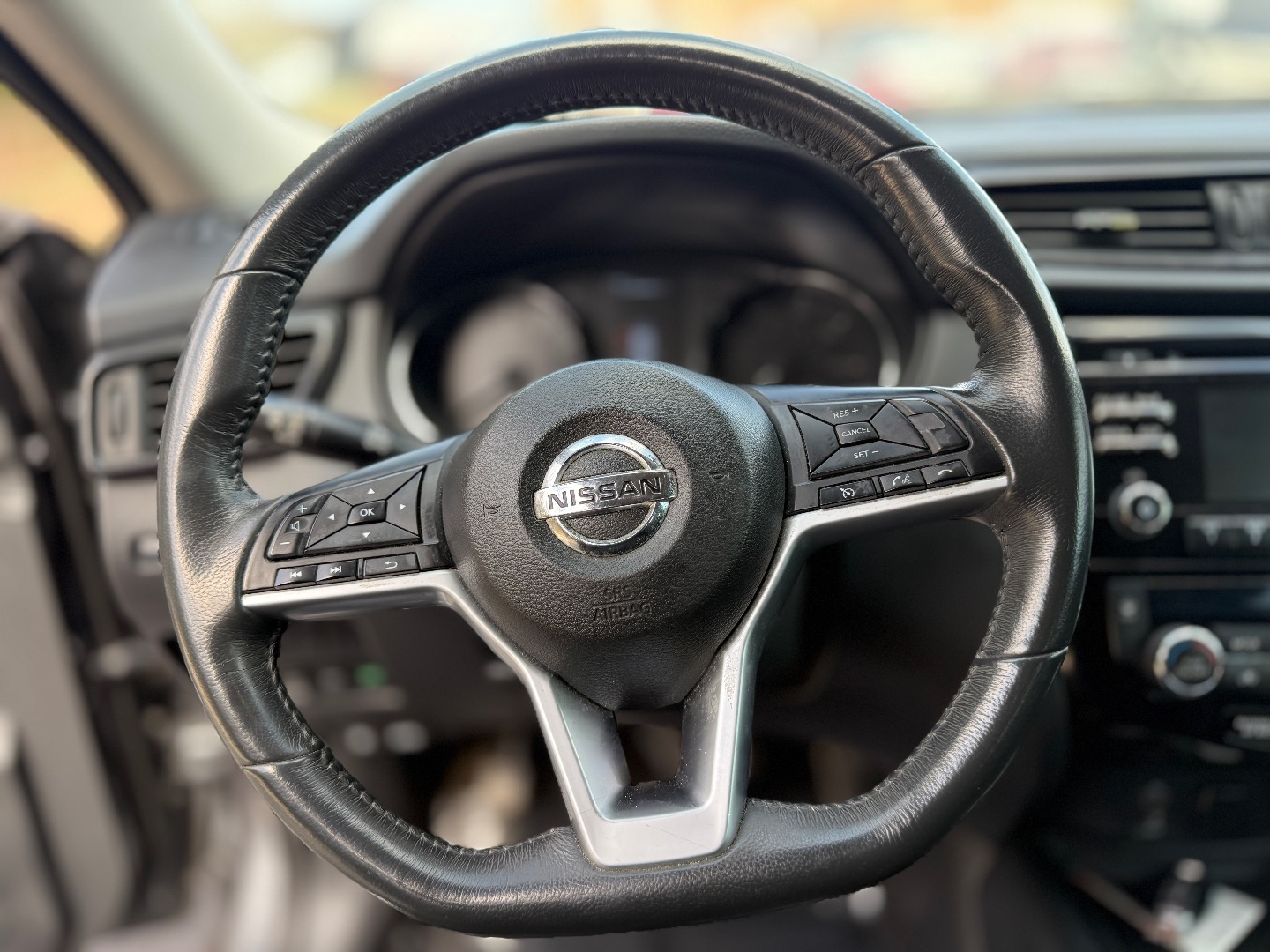 2017 Nissan Rogue SV - Photo 43