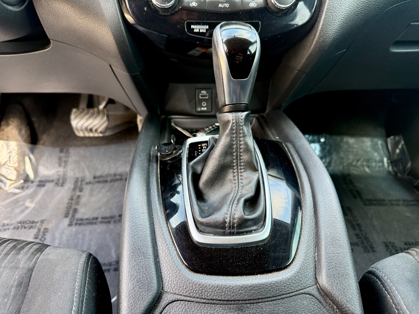 2017 Nissan Rogue SV - Photo 46