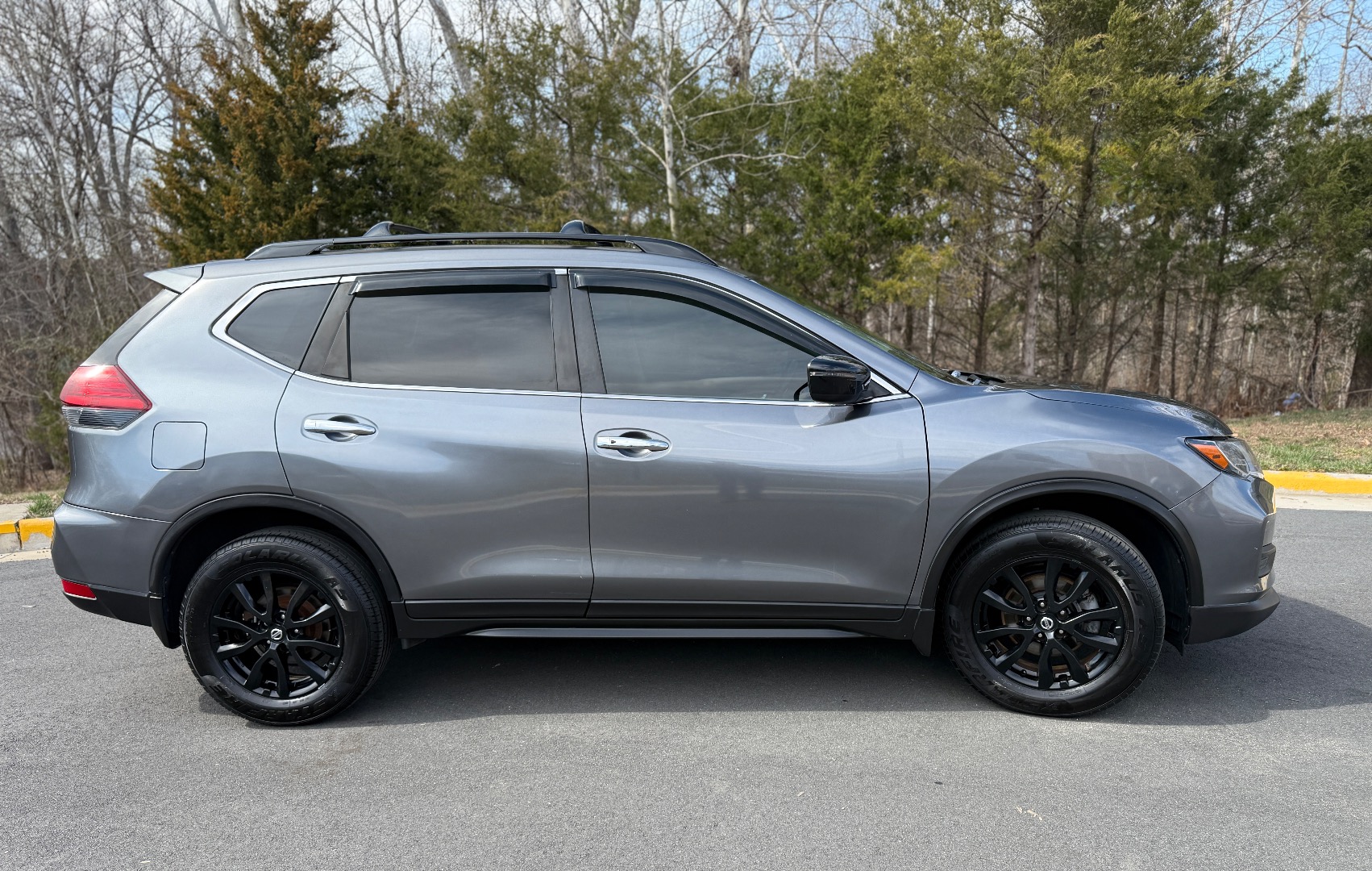 2017 Nissan Rogue SV - Photo 5
