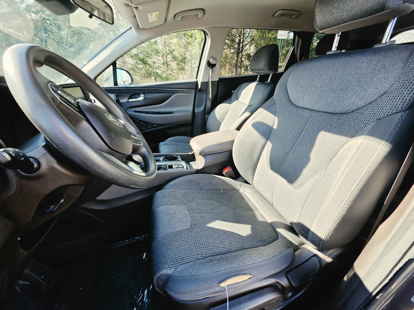 2019 Hyundai Santa Fe SE - Photo 16