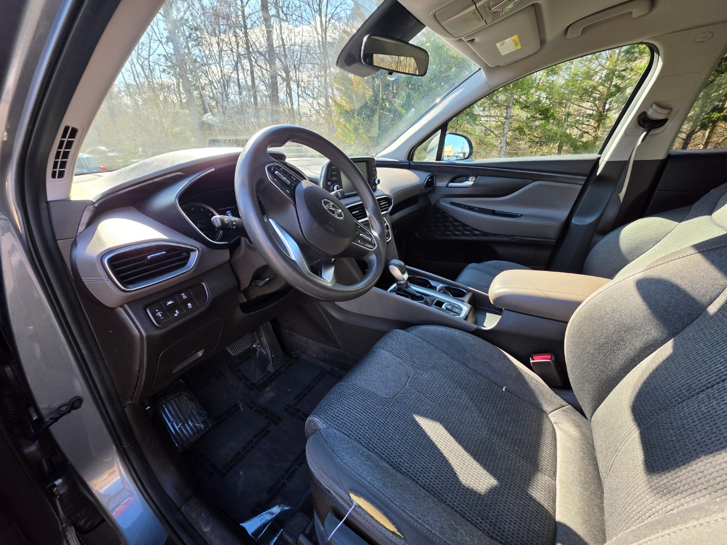 2019 Hyundai Santa Fe SE - Photo 17