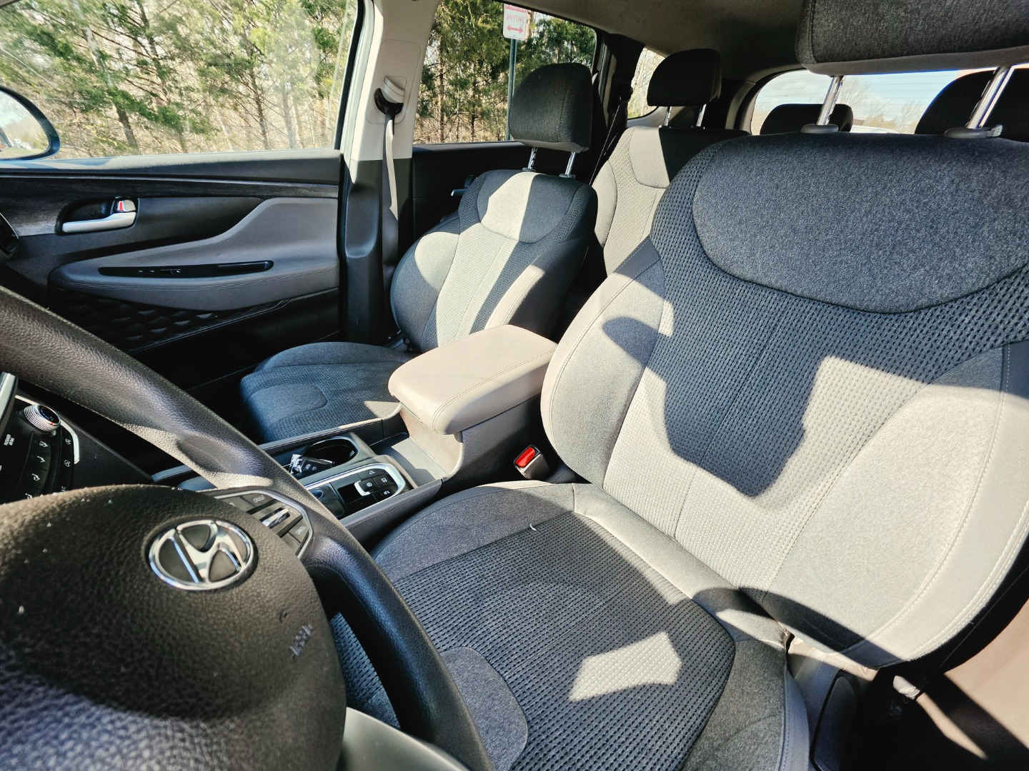 2019 Hyundai Santa Fe SE - Photo 18