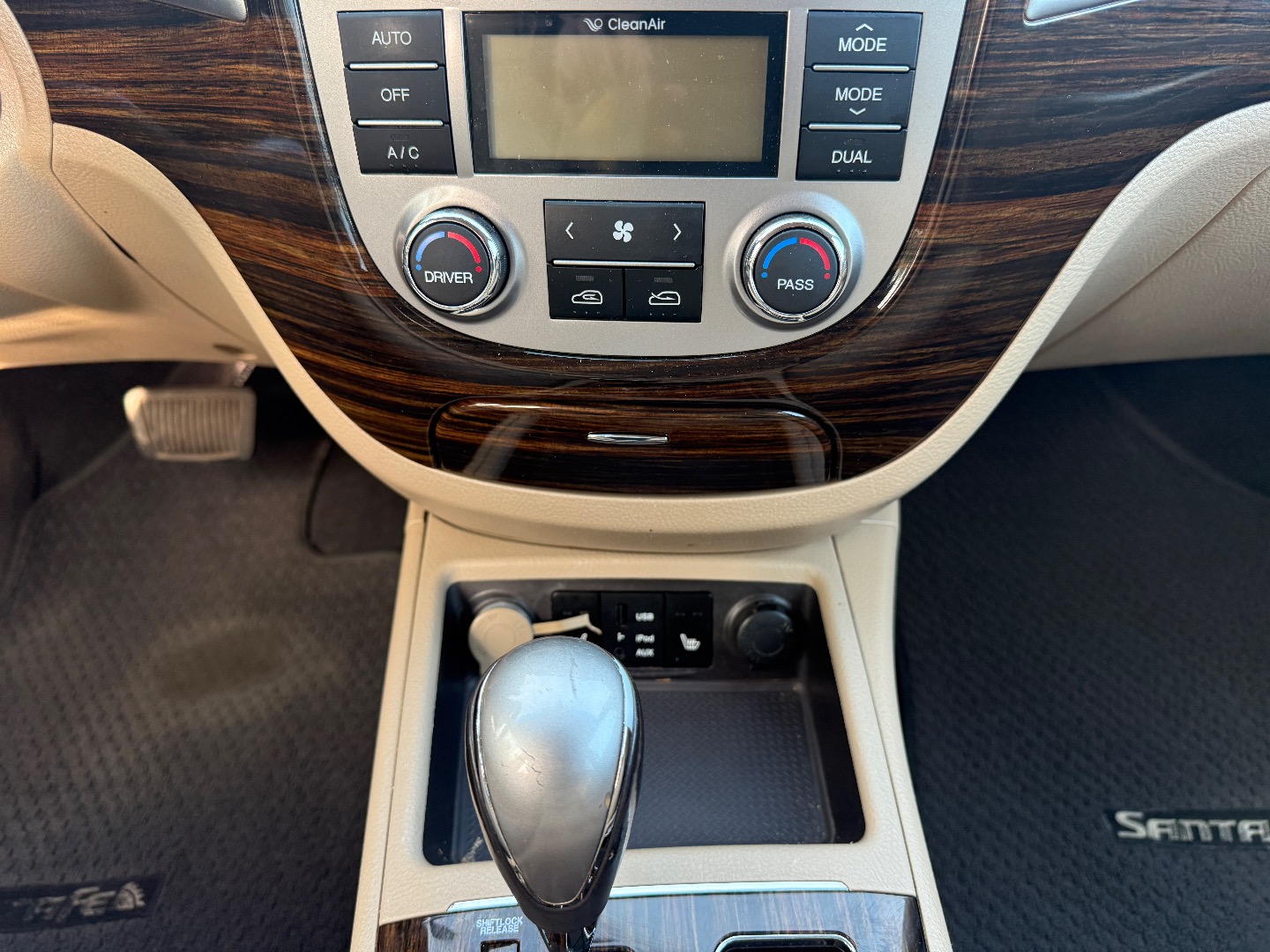 2012 Hyundai Santa Fe Limited - Photo 40