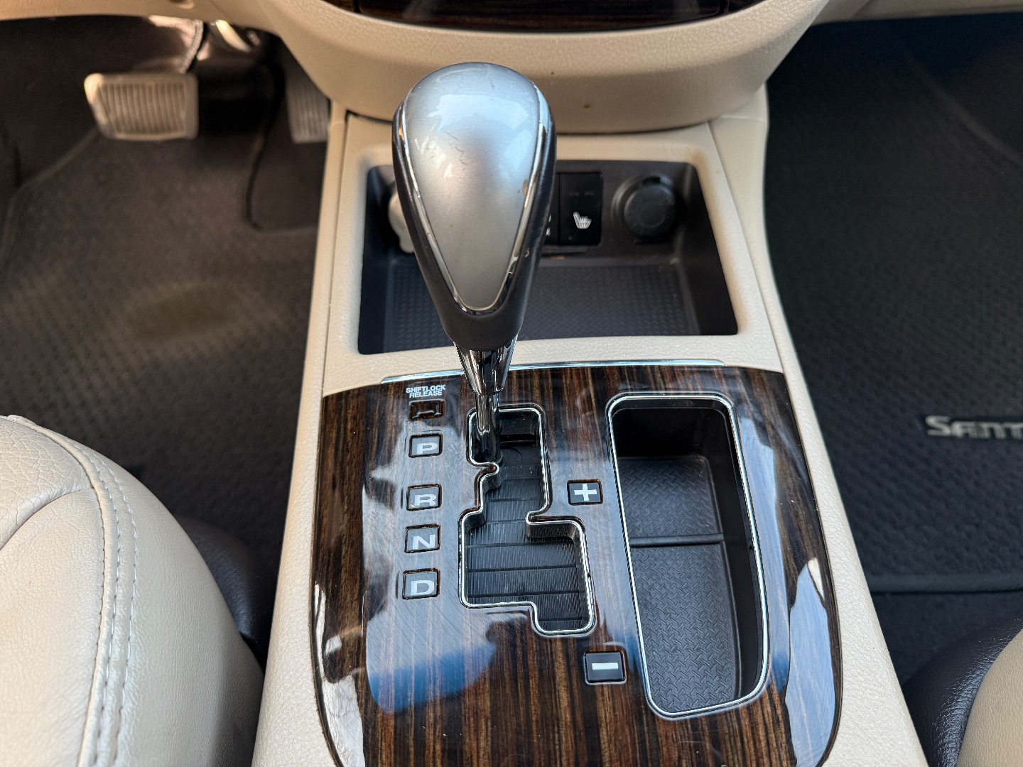 2012 Hyundai Santa Fe Limited - Photo 41