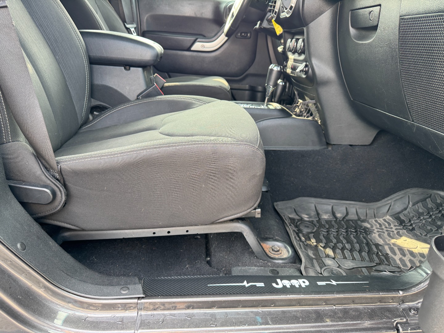 2017 Jeep Wrangler Unlimited Sahara - Photo 11