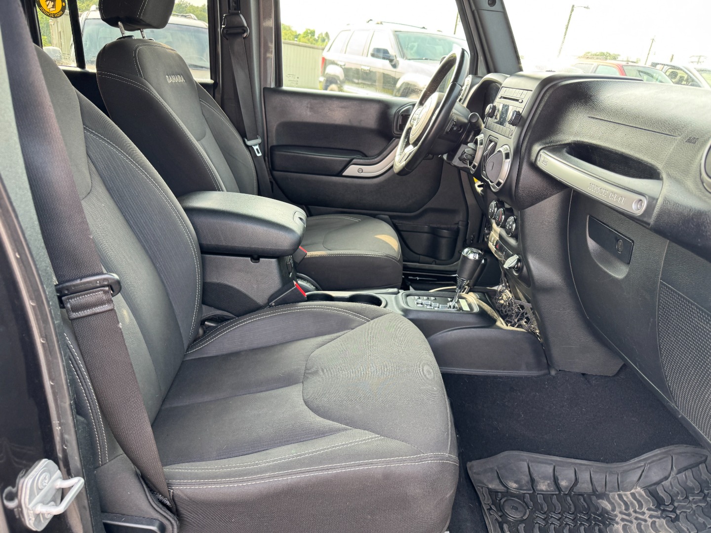 2017 Jeep Wrangler Unlimited Sahara - Photo 12
