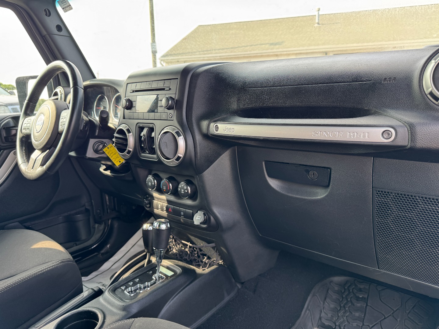 2017 Jeep Wrangler Unlimited Sahara - Photo 14