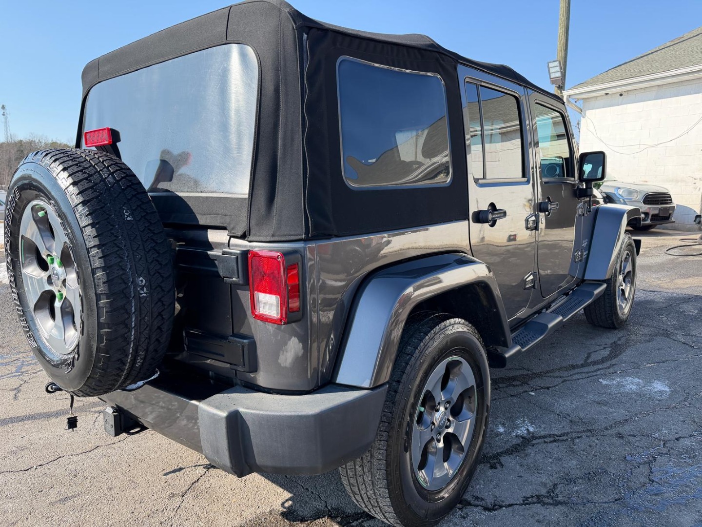2017 Jeep Wrangler Unlimited Sahara - Photo 7