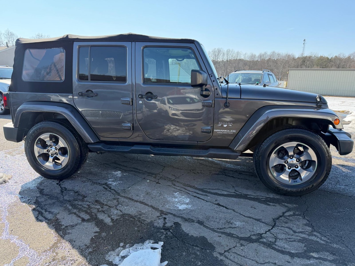 2017 Jeep Wrangler Unlimited Sahara - Photo 5