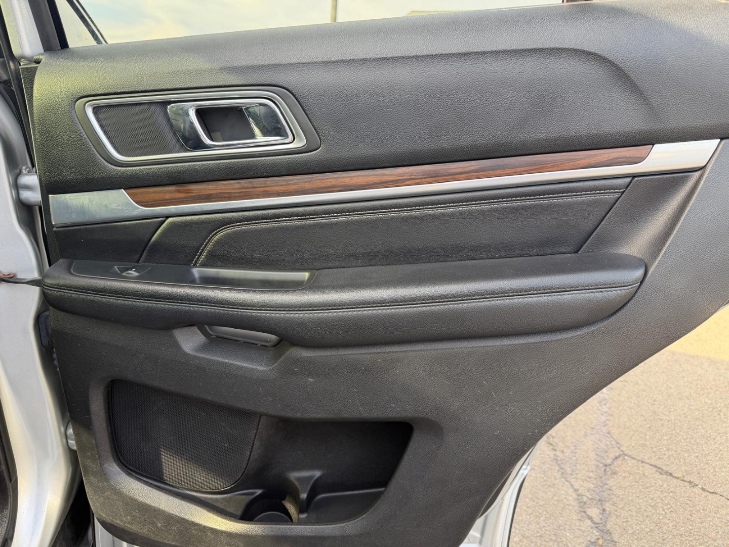 2017 Ford Explorer Limited - Photo 12