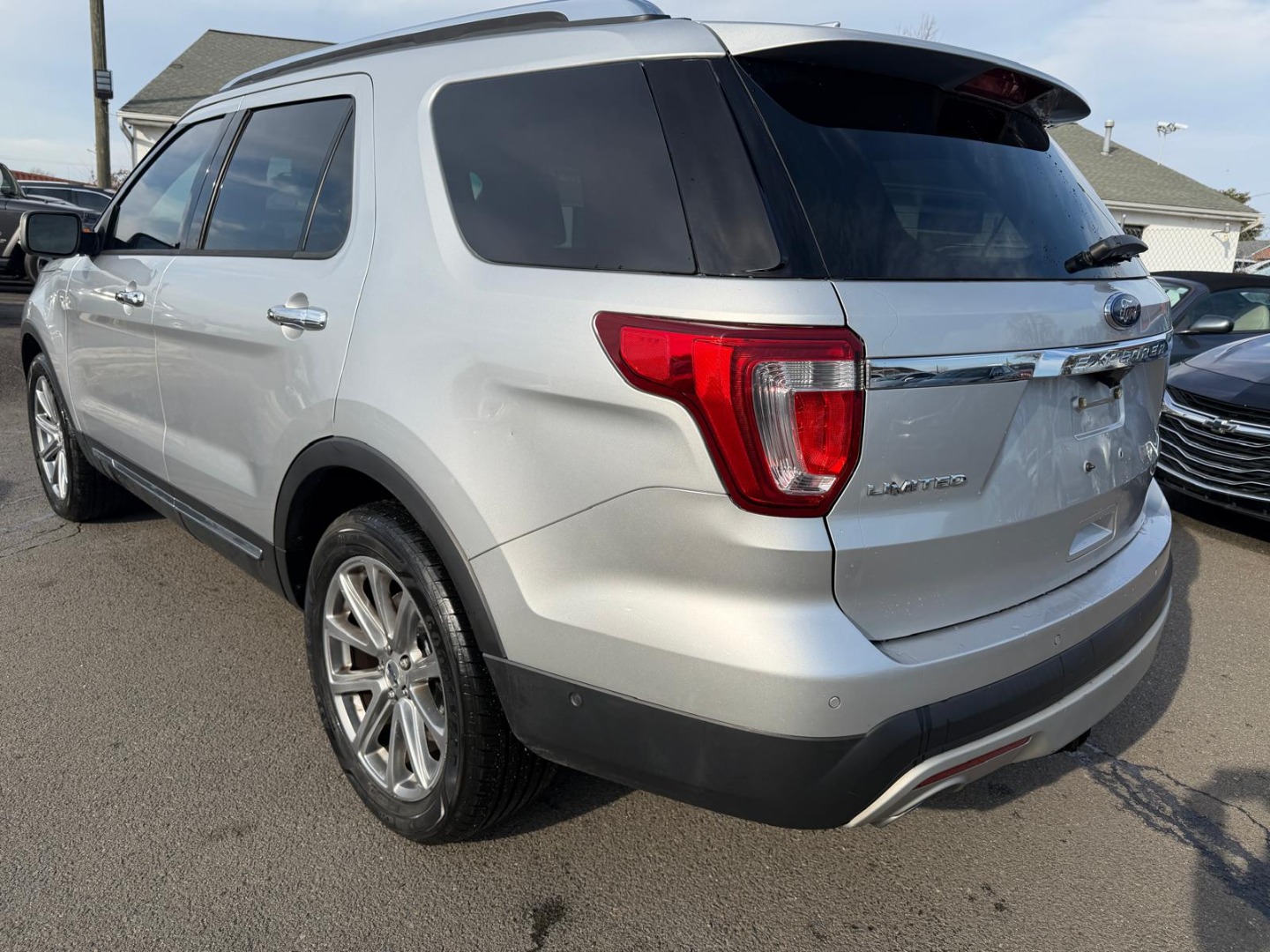 2017 Ford Explorer Limited - Photo 4