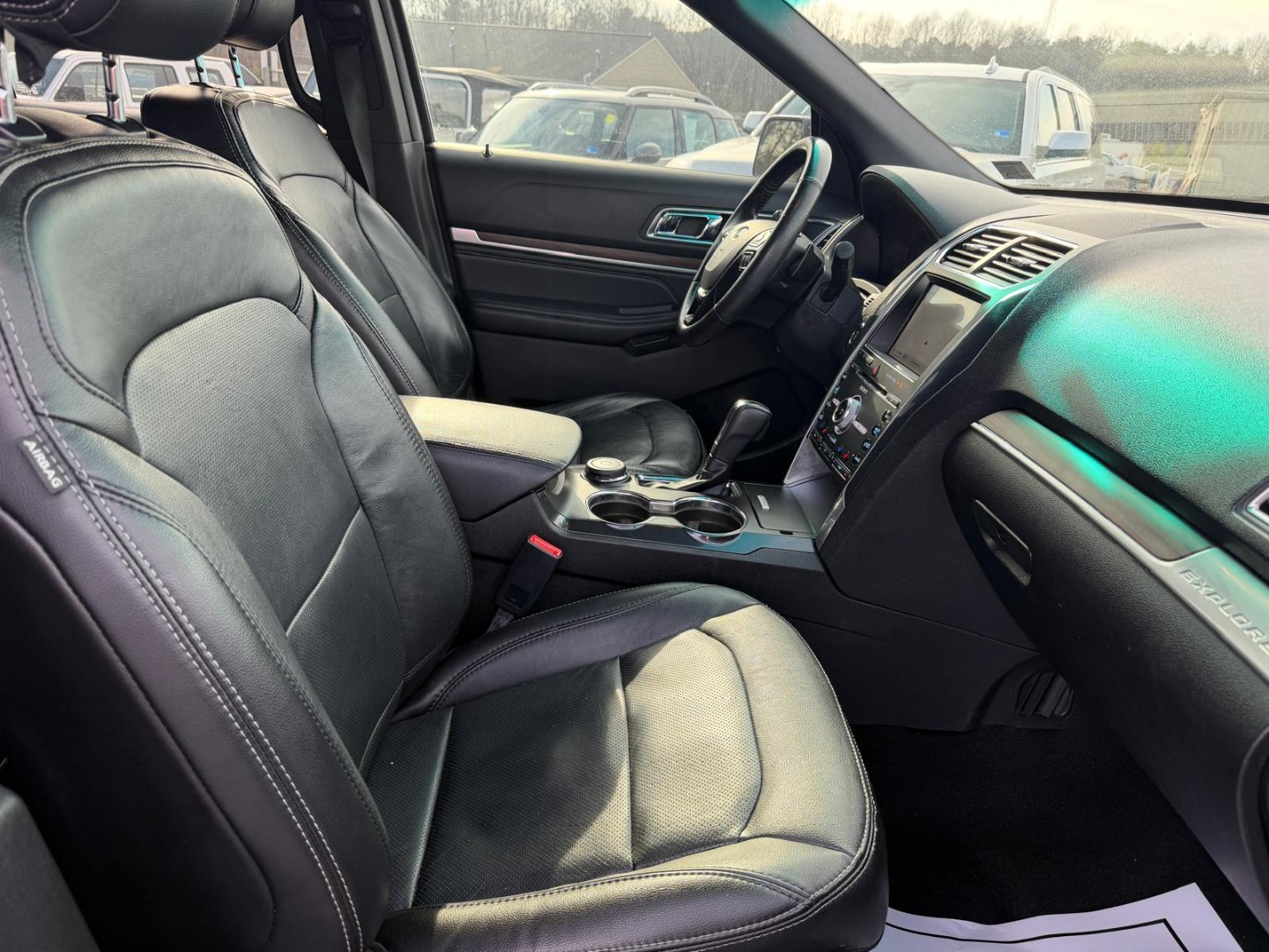 2017 Ford Explorer Limited - Photo 9