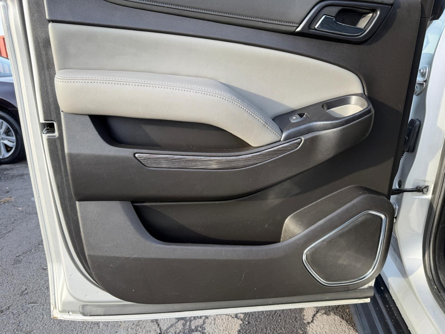 2019 Chevrolet Suburban LT - Photo 12