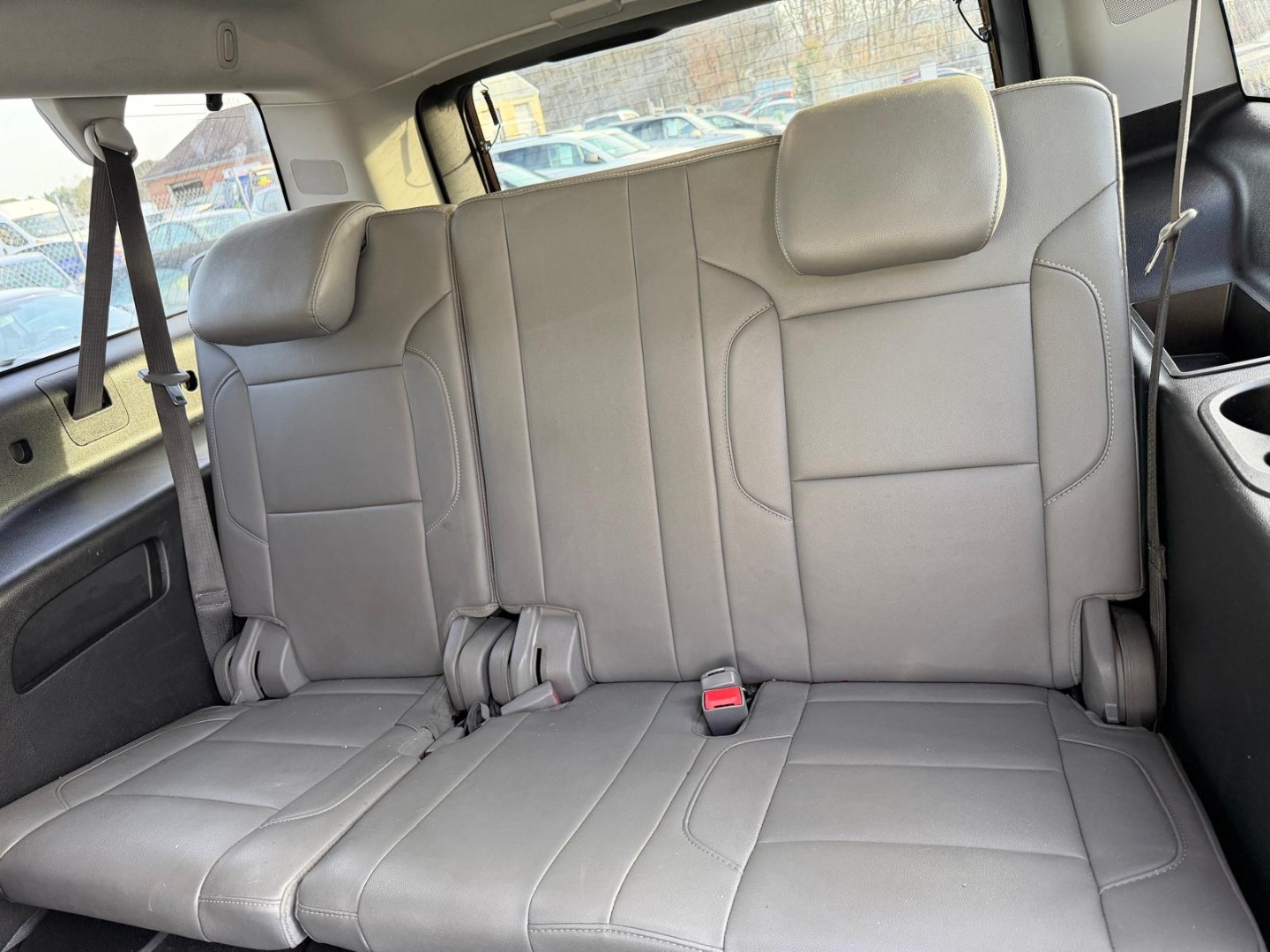 2019 Chevrolet Suburban LT - Photo 15