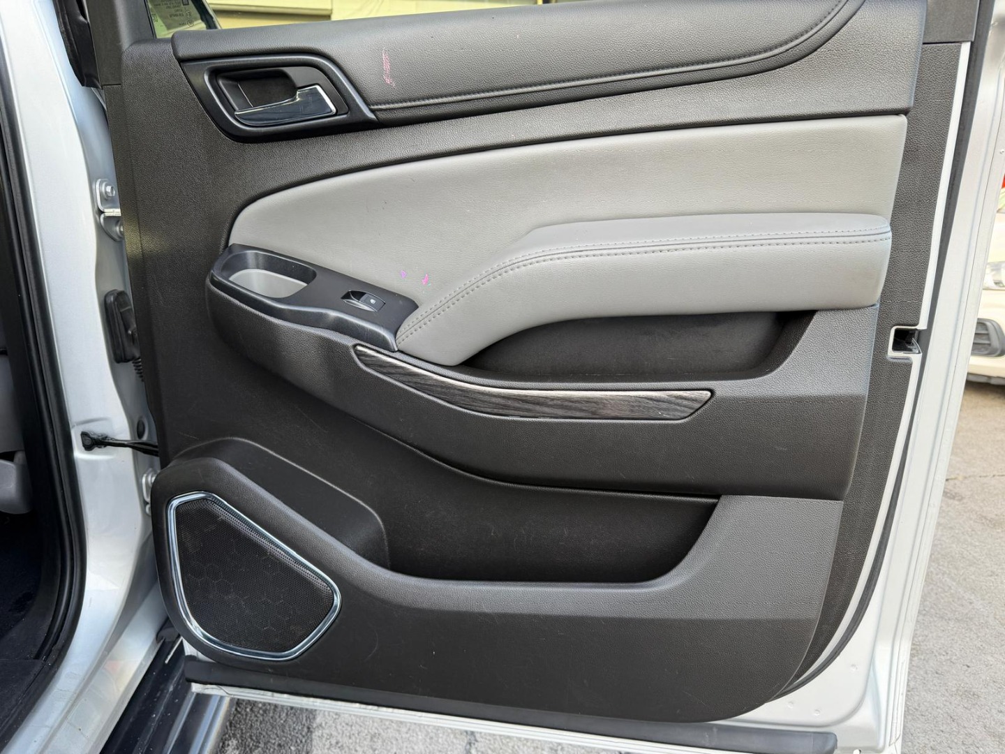 2019 Chevrolet Suburban LT - Photo 17